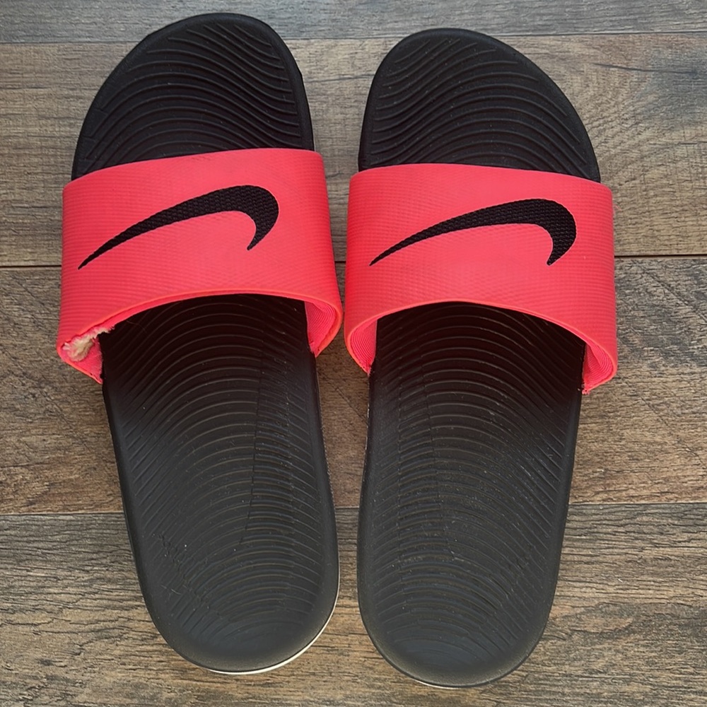 Nike Slides - Picture 4 of 8